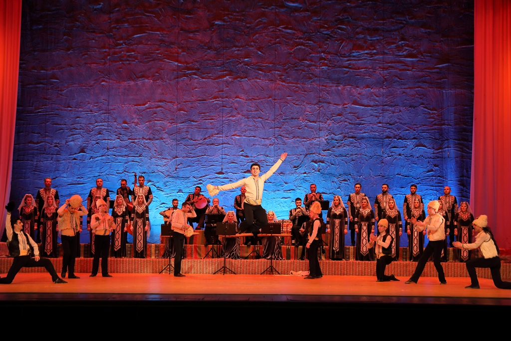 Altounian folk ensemble «Ալթունյան» անսամբլը հանդես եկավ Կանանց տոնին