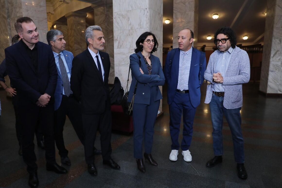 Ֆրանսիայի մշակույթի նախարար-Բարեկամություն-2 Ֆրանսիայի մշակույթի նախարարը Երևանում է